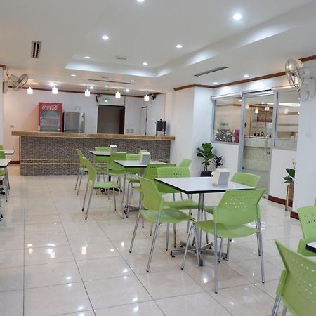 Auychai Grand Hotel Lang Suan Exteriör bild