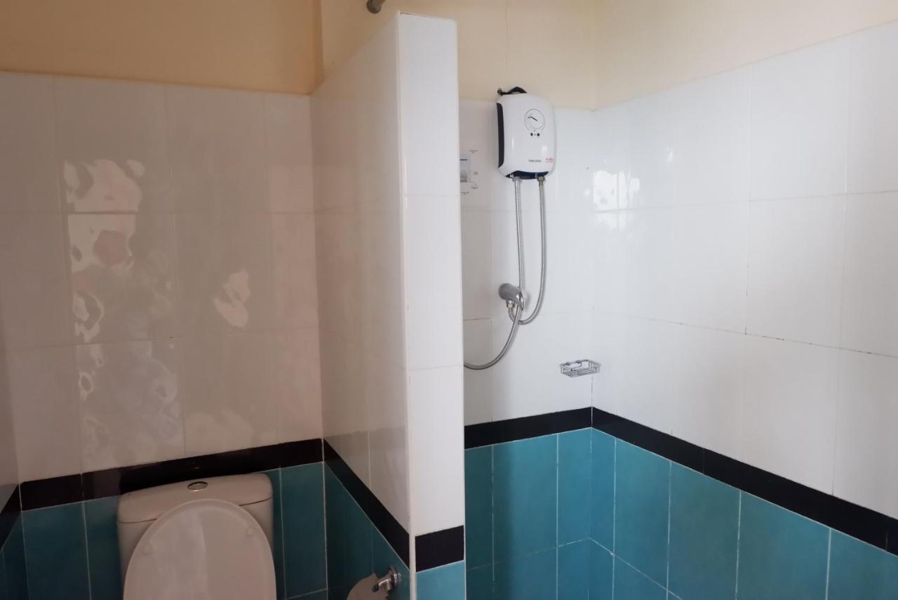 Auychai Grand Hotel Lang Suan Exteriör bild